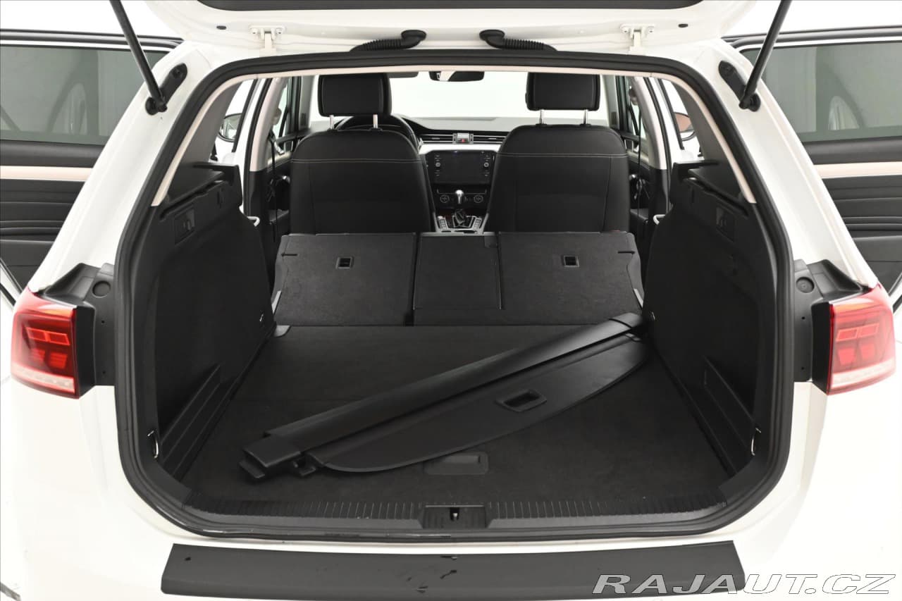 2020 Volkswagen Passat - 10