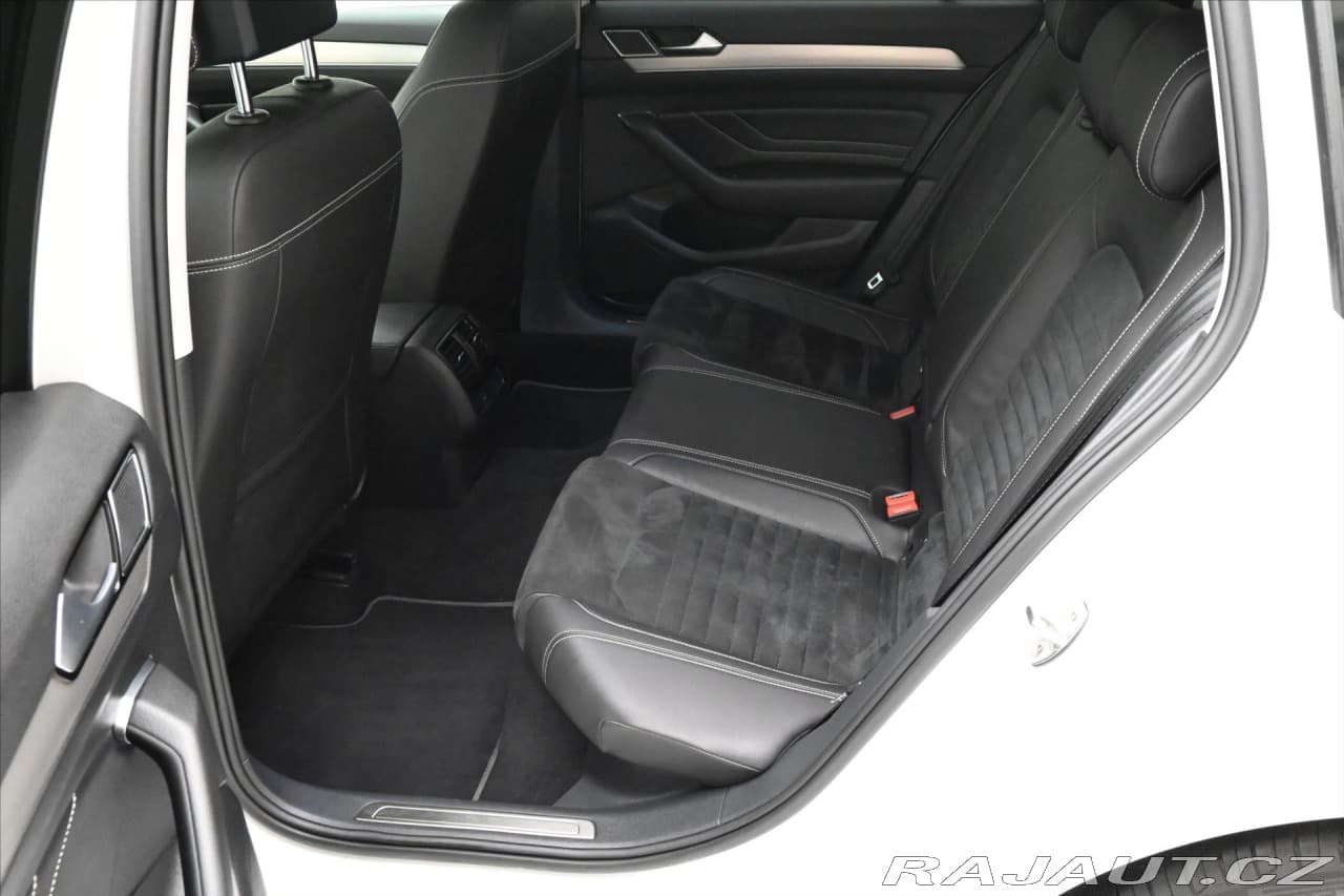 2020 Volkswagen Passat - 14