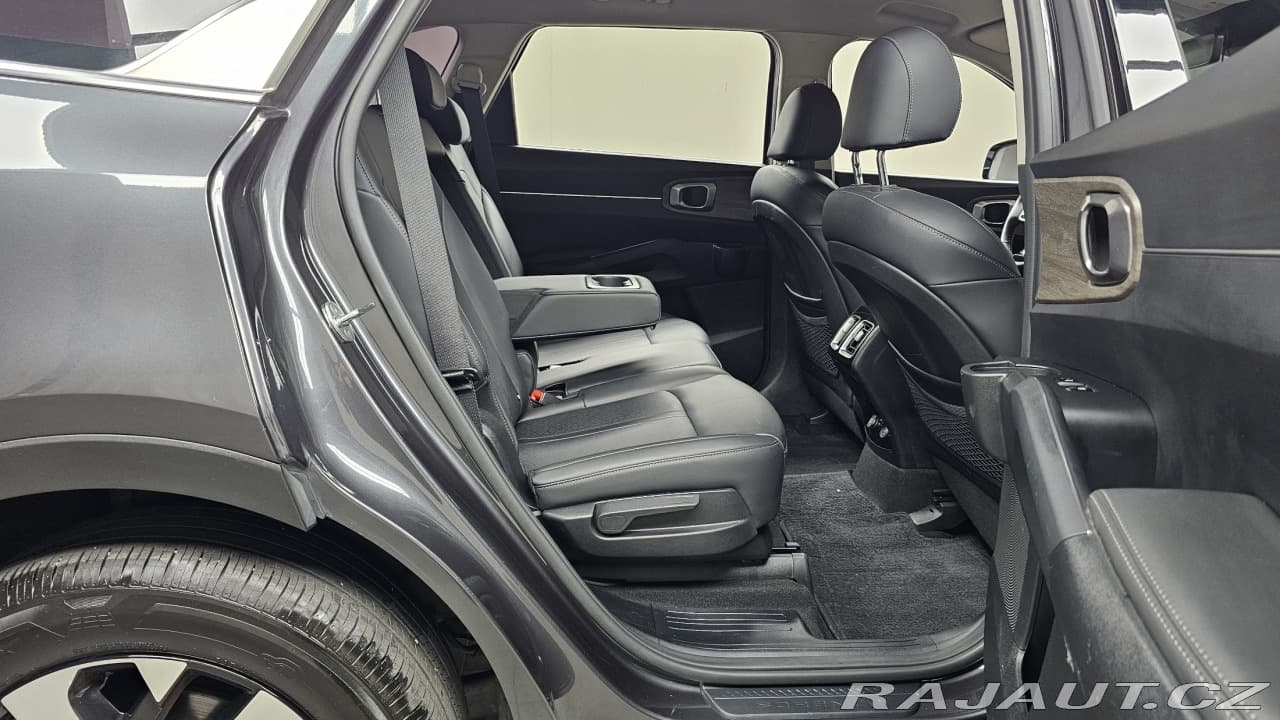 2021 Kia Sorento - 12
