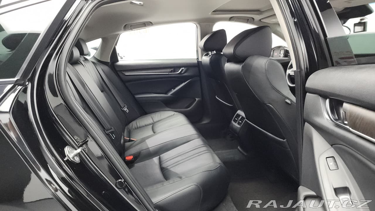 2018 Honda Accord - 12