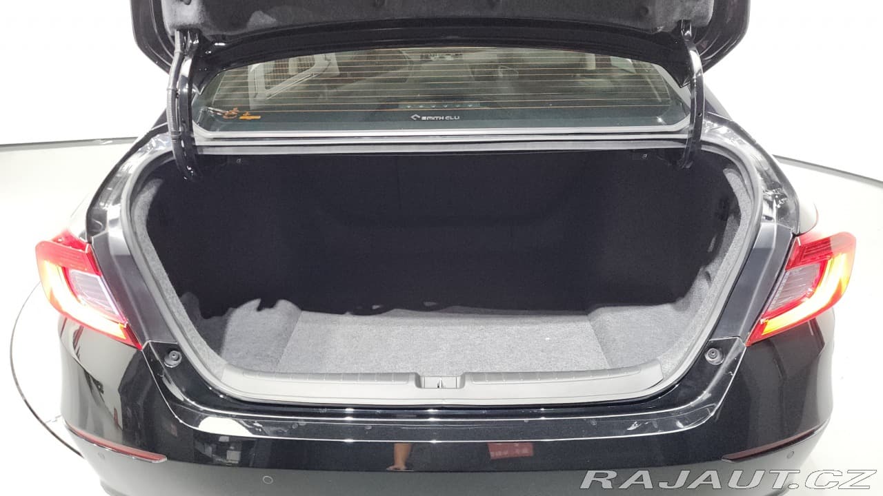 2018 Honda Accord - 19