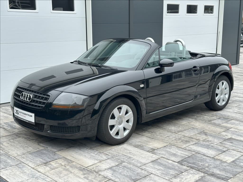 2005 Audi TT - 12