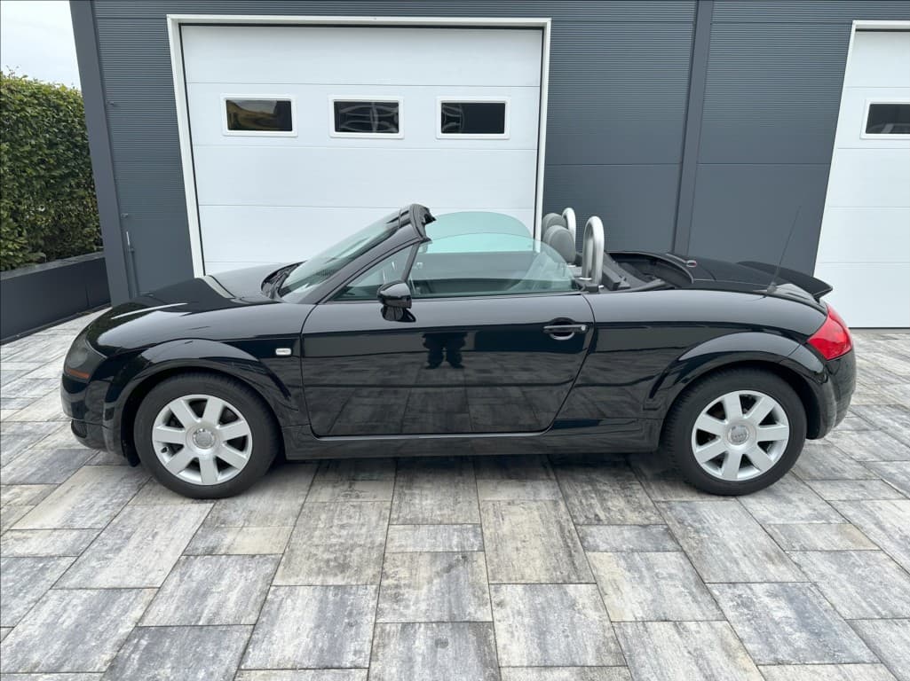 2005 Audi TT - 13
