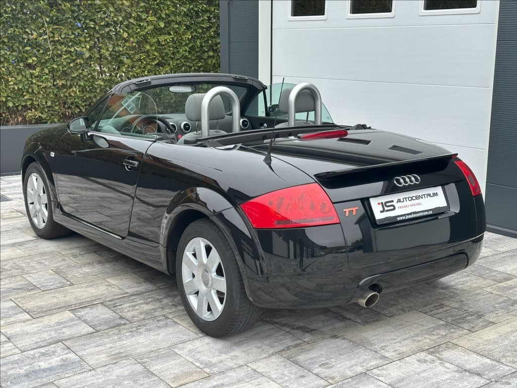 2005 Audi TT - 14