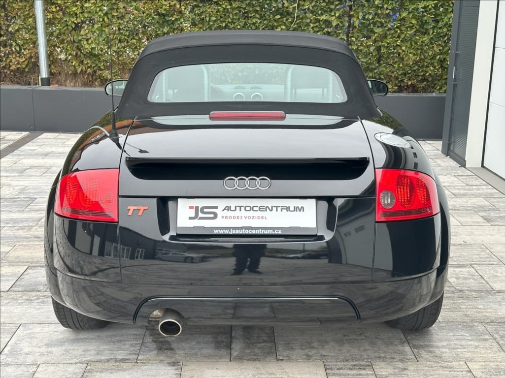 2005 Audi TT - 6