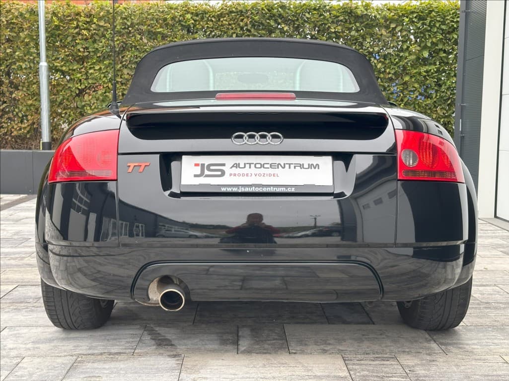 2005 Audi TT - 7