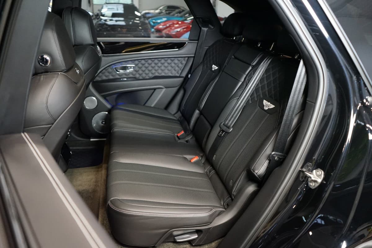 2022 Bentley Bentayga - 12