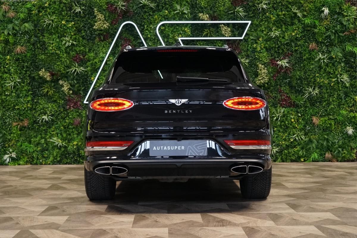2022 Bentley Bentayga - 6