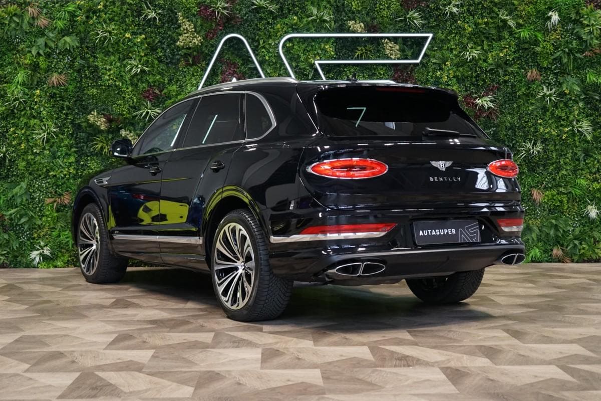 2022 Bentley Bentayga - 7