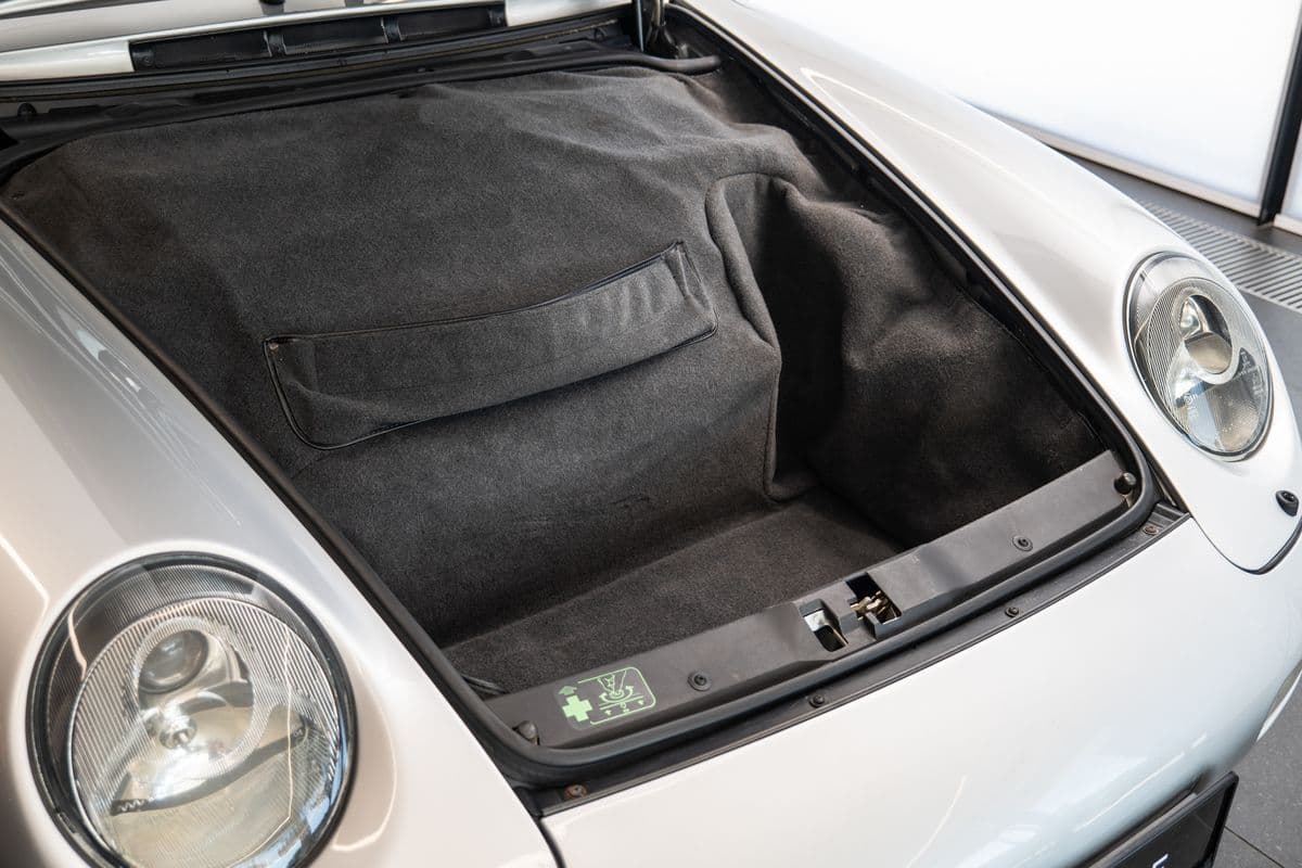 1997 Porsche 911 - 19
