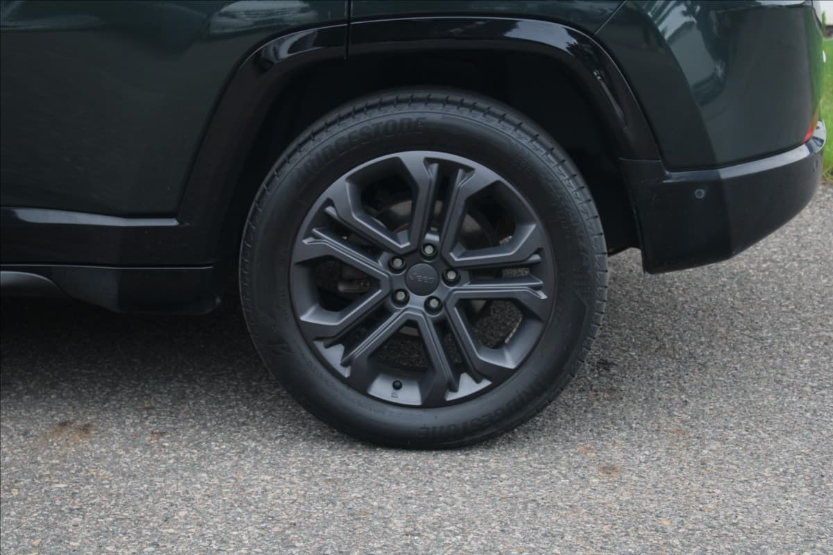 2022 Jeep Compass - 10