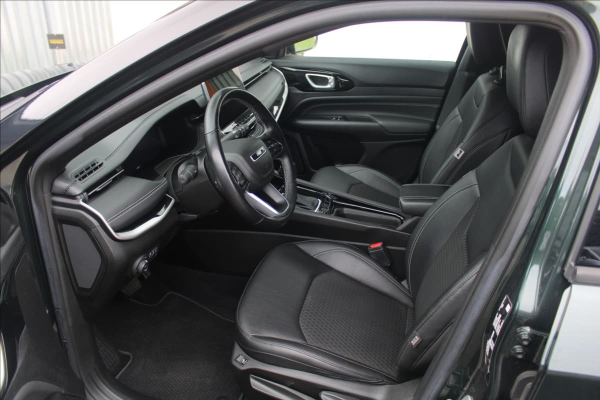 2022 Jeep Compass - 13