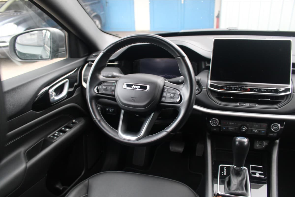 2022 Jeep Compass - 14