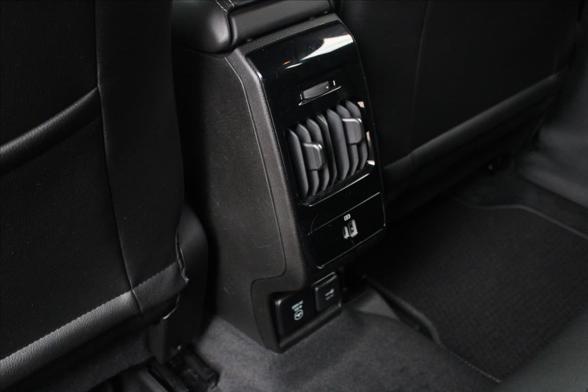 2022 Jeep Compass - 17