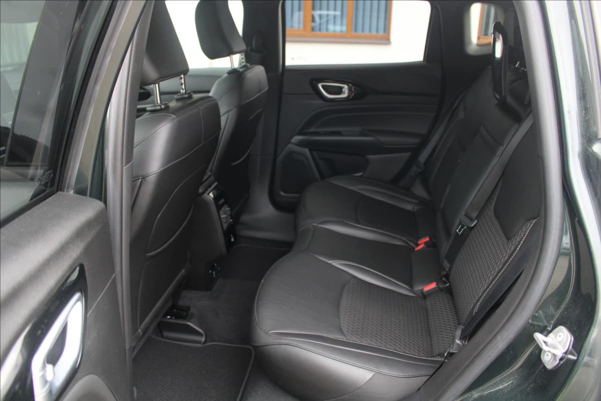 2022 Jeep Compass - 19