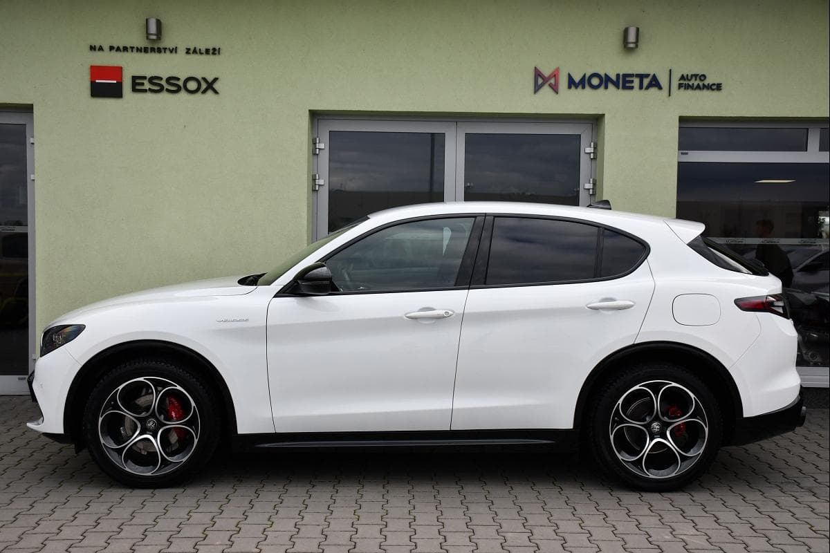 2024 Alfa Romeo Stelvio - 11