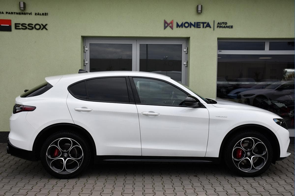 2024 Alfa Romeo Stelvio - 12