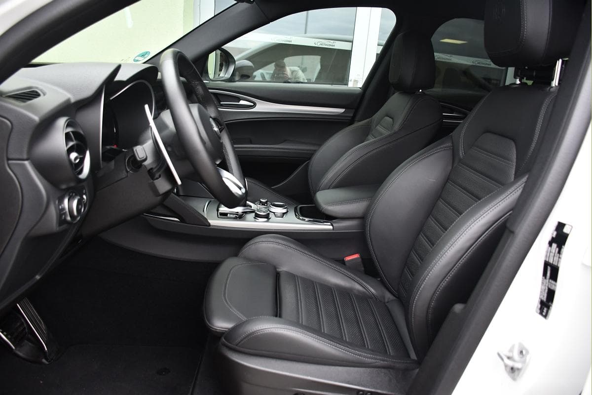 2024 Alfa Romeo Stelvio - 13