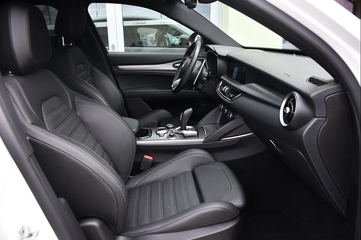 2024 Alfa Romeo Stelvio - 17