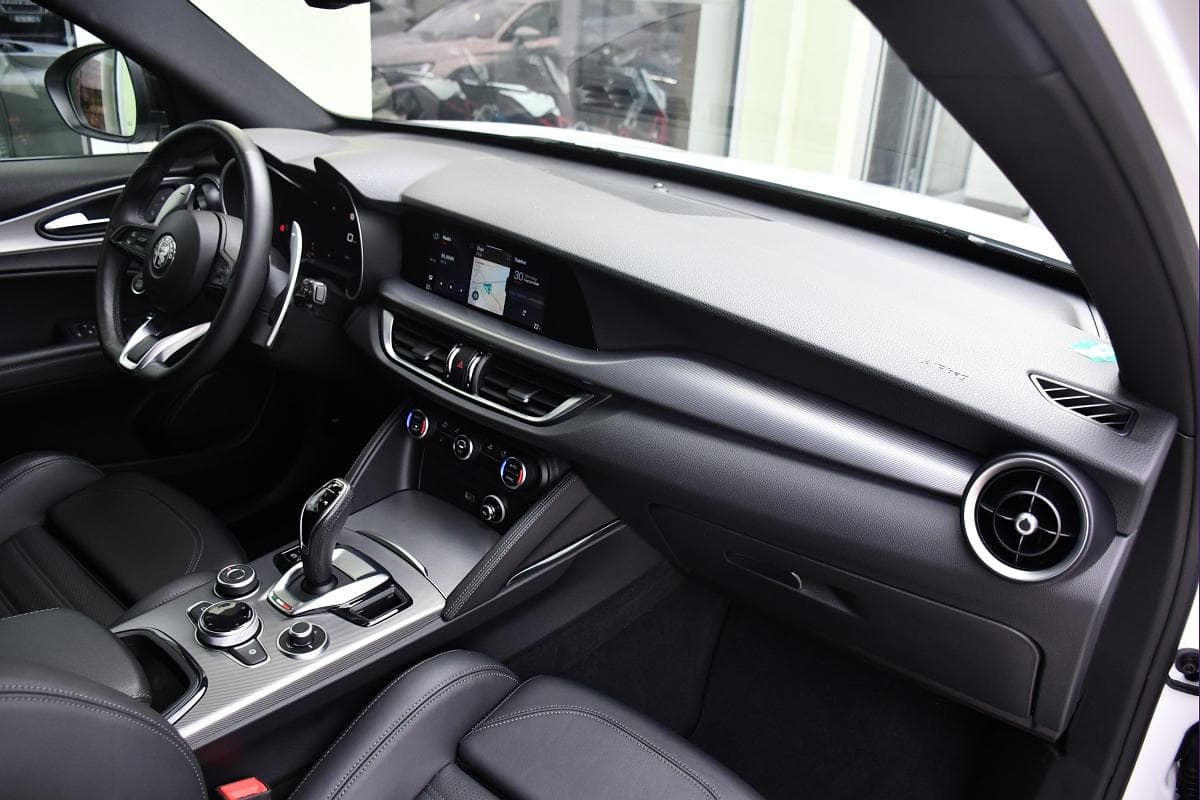 2024 Alfa Romeo Stelvio - 18