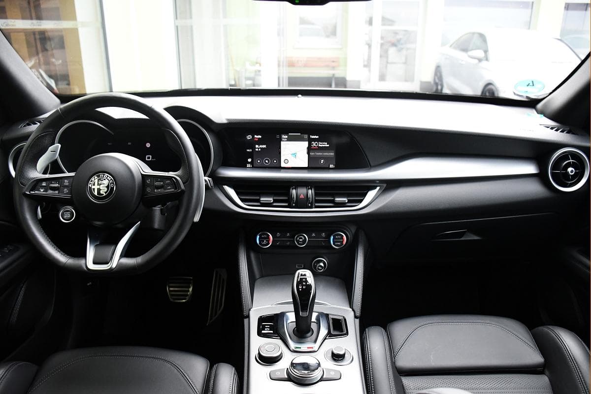 2024 Alfa Romeo Stelvio - 5