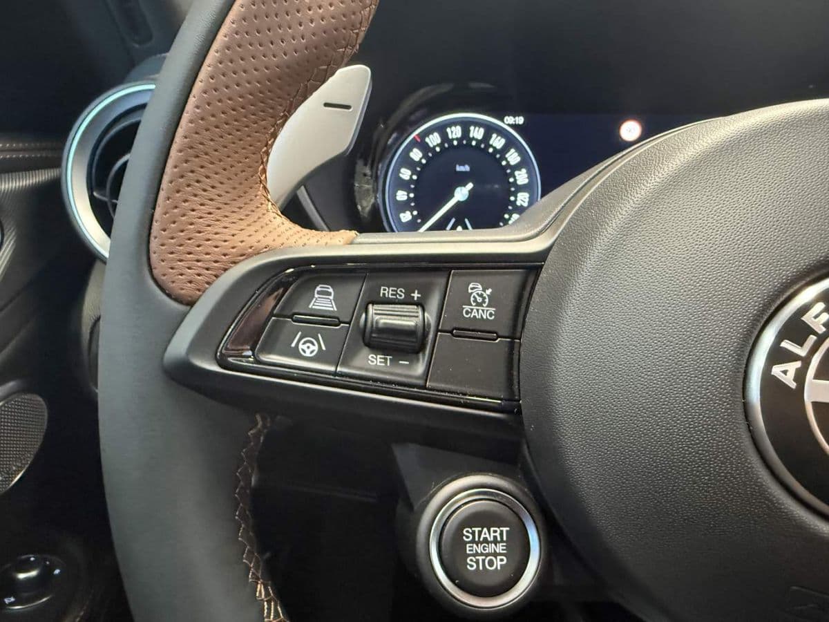 2025 Alfa Romeo Giulia - 10