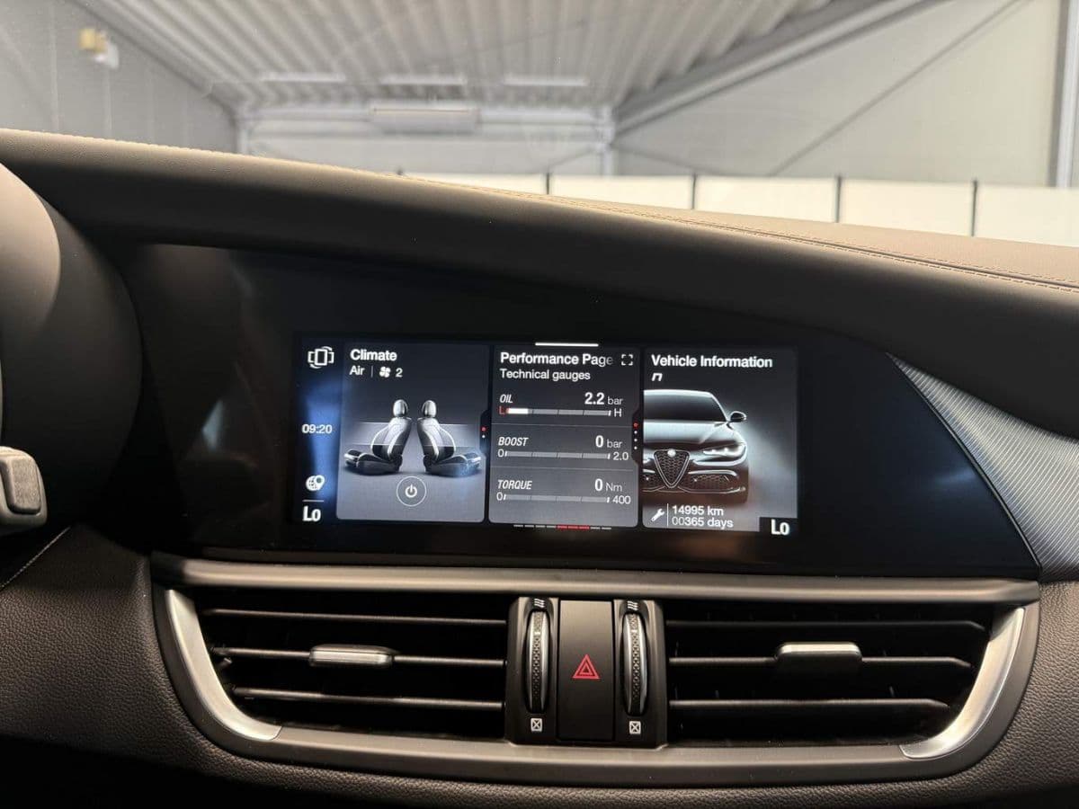 2025 Alfa Romeo Giulia - 12