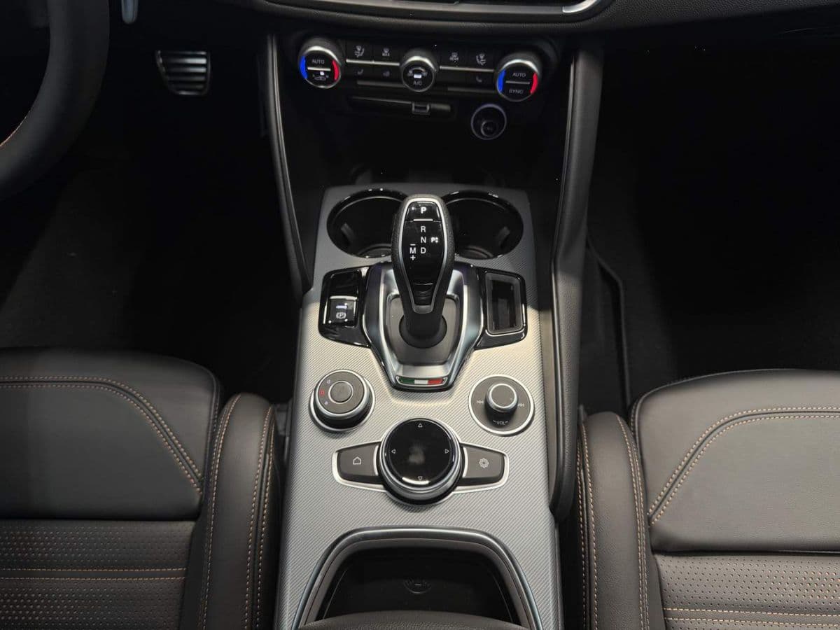 2025 Alfa Romeo Giulia - 14