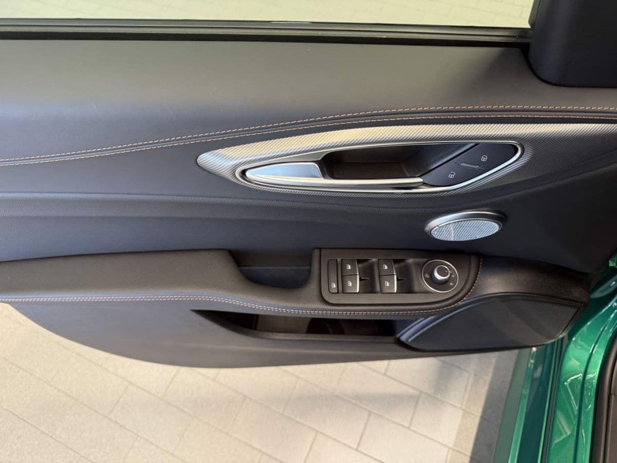 2025 Alfa Romeo Giulia - 16