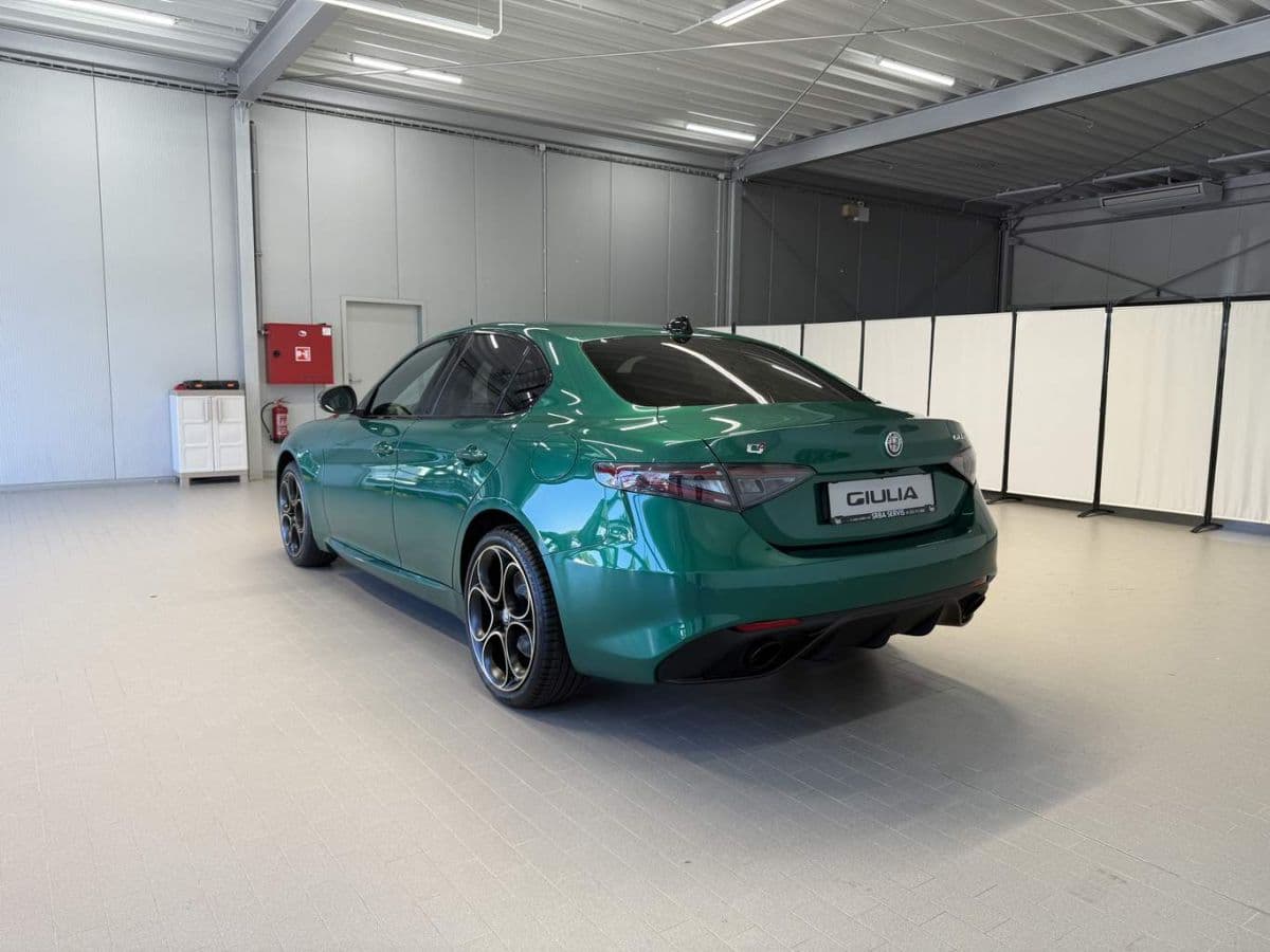 2025 Alfa Romeo Giulia - 3