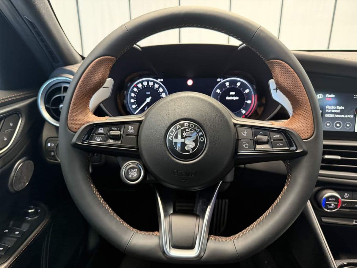 2025 Alfa Romeo Giulia - 8