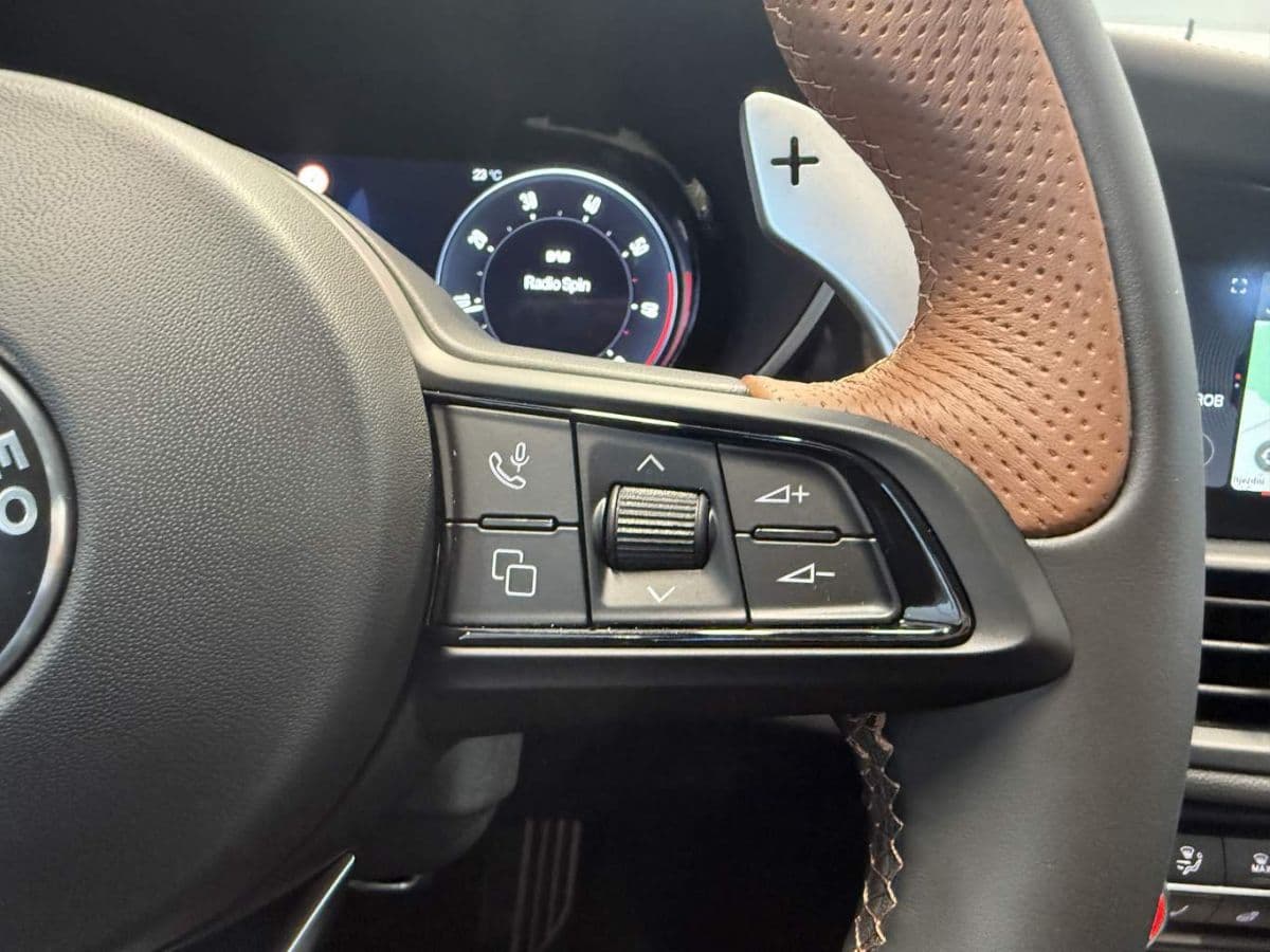 2025 Alfa Romeo Giulia - 9