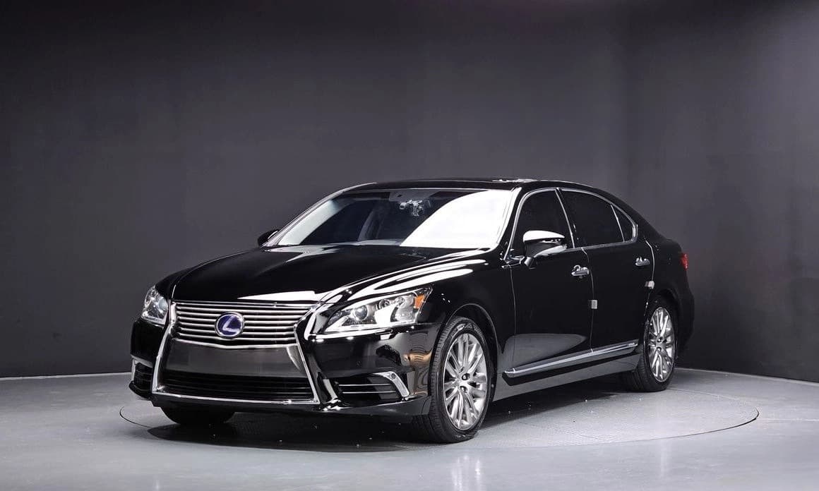 Lexus LS 600h L Ottoman