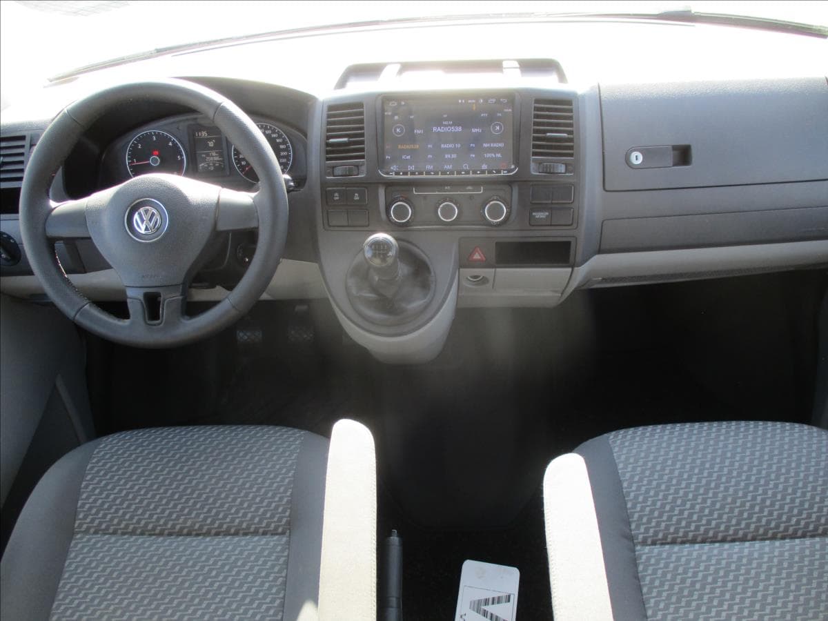 2013 Volkswagen Transporter - 11