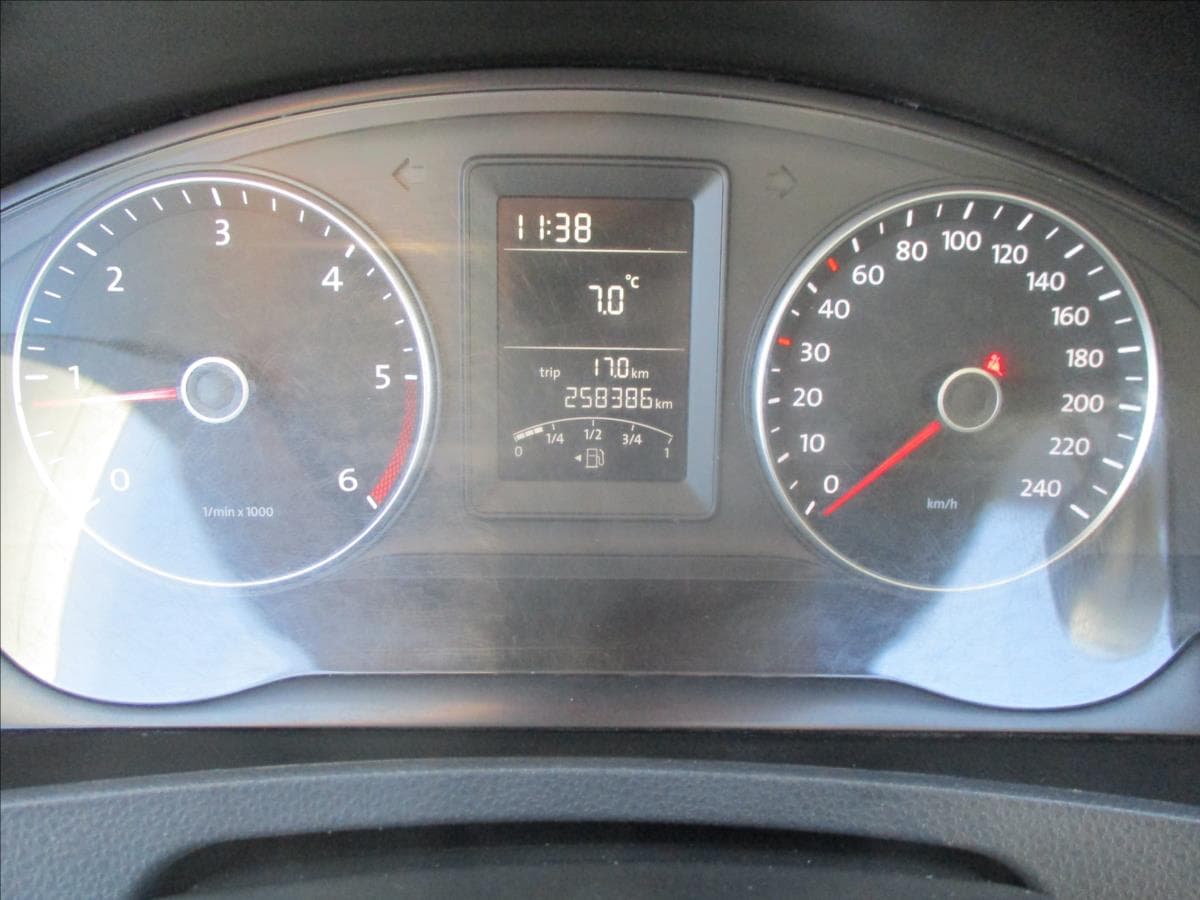 2013 Volkswagen Transporter - 14