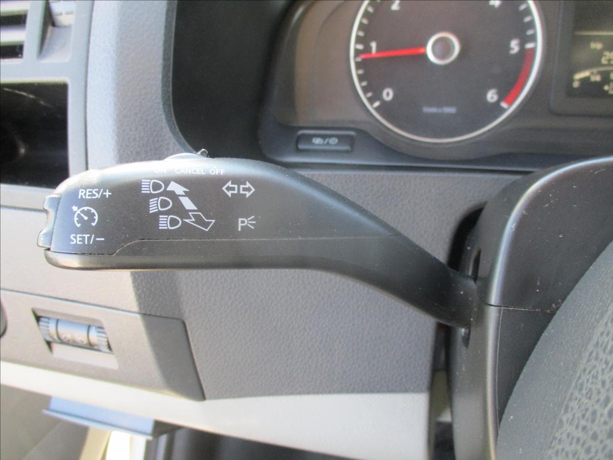 2013 Volkswagen Transporter - 15