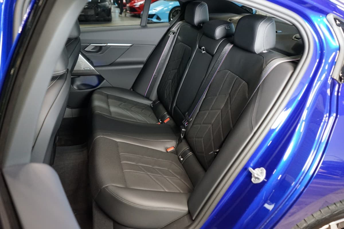 2025 BMW 5-Series - 13