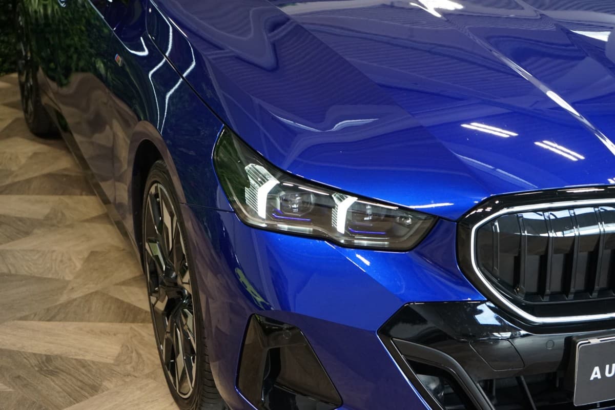 2025 BMW 5-Series - 4