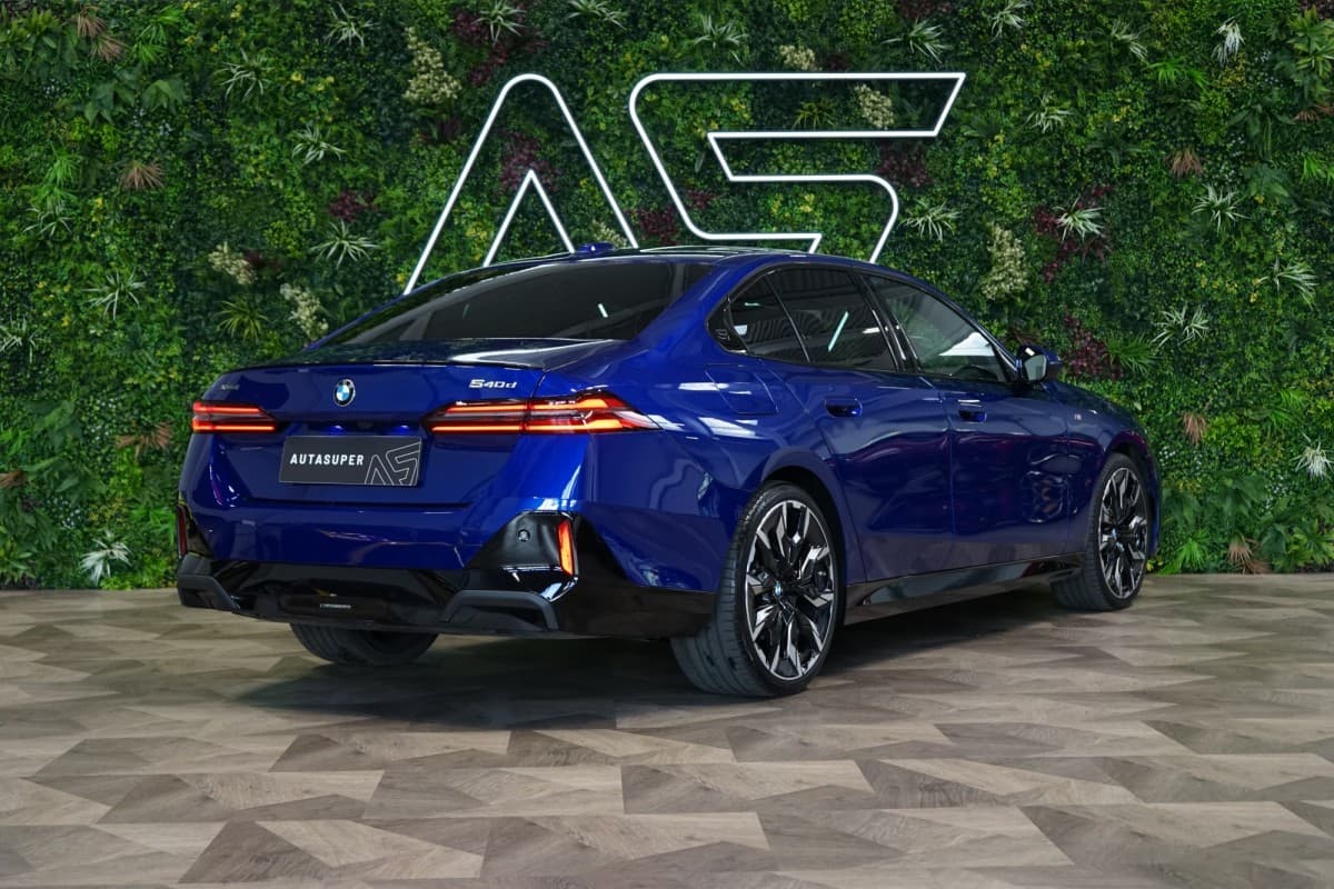 2025 BMW 5-Series - 5