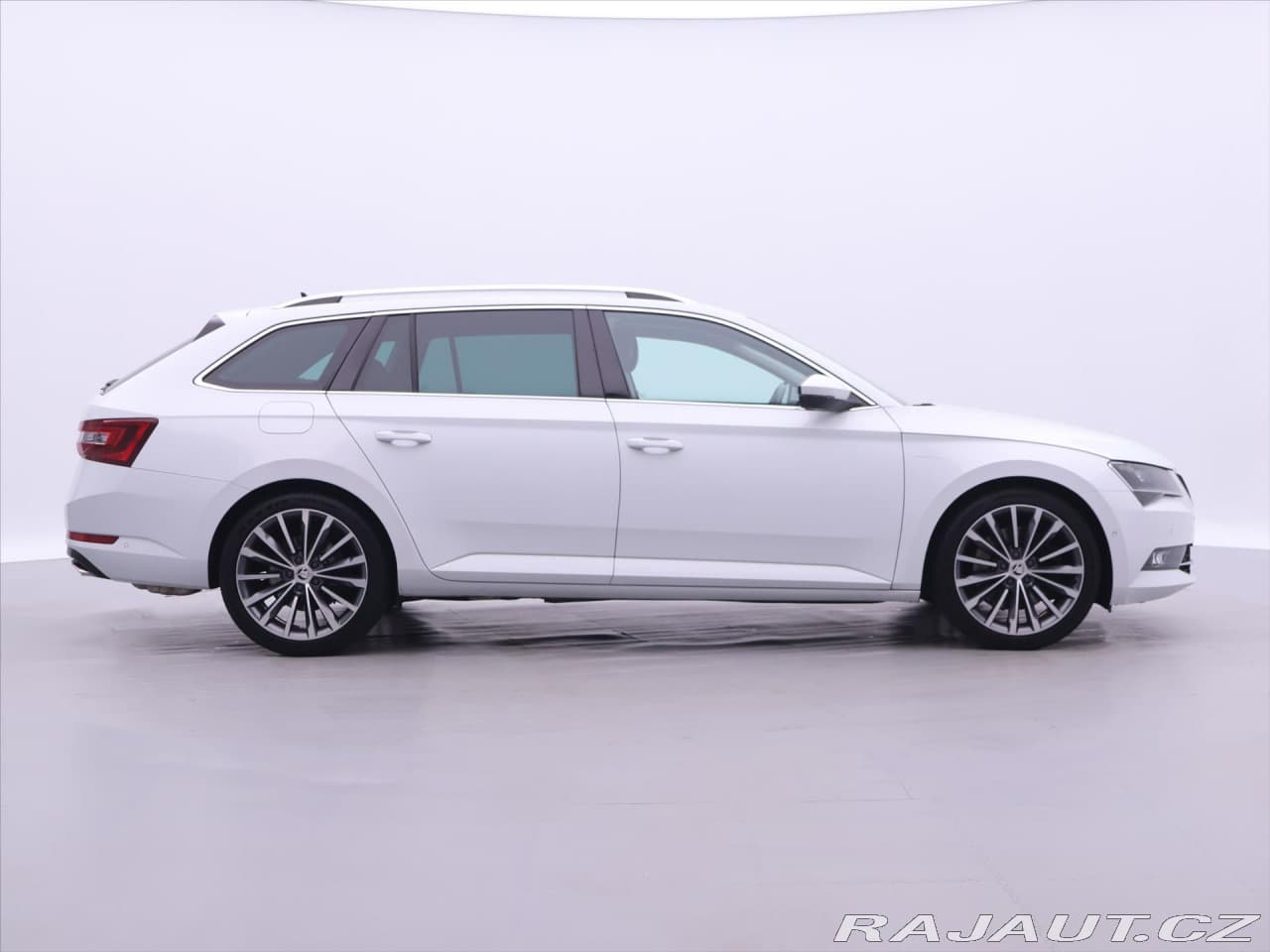 2016 Škoda SUPERB - 8