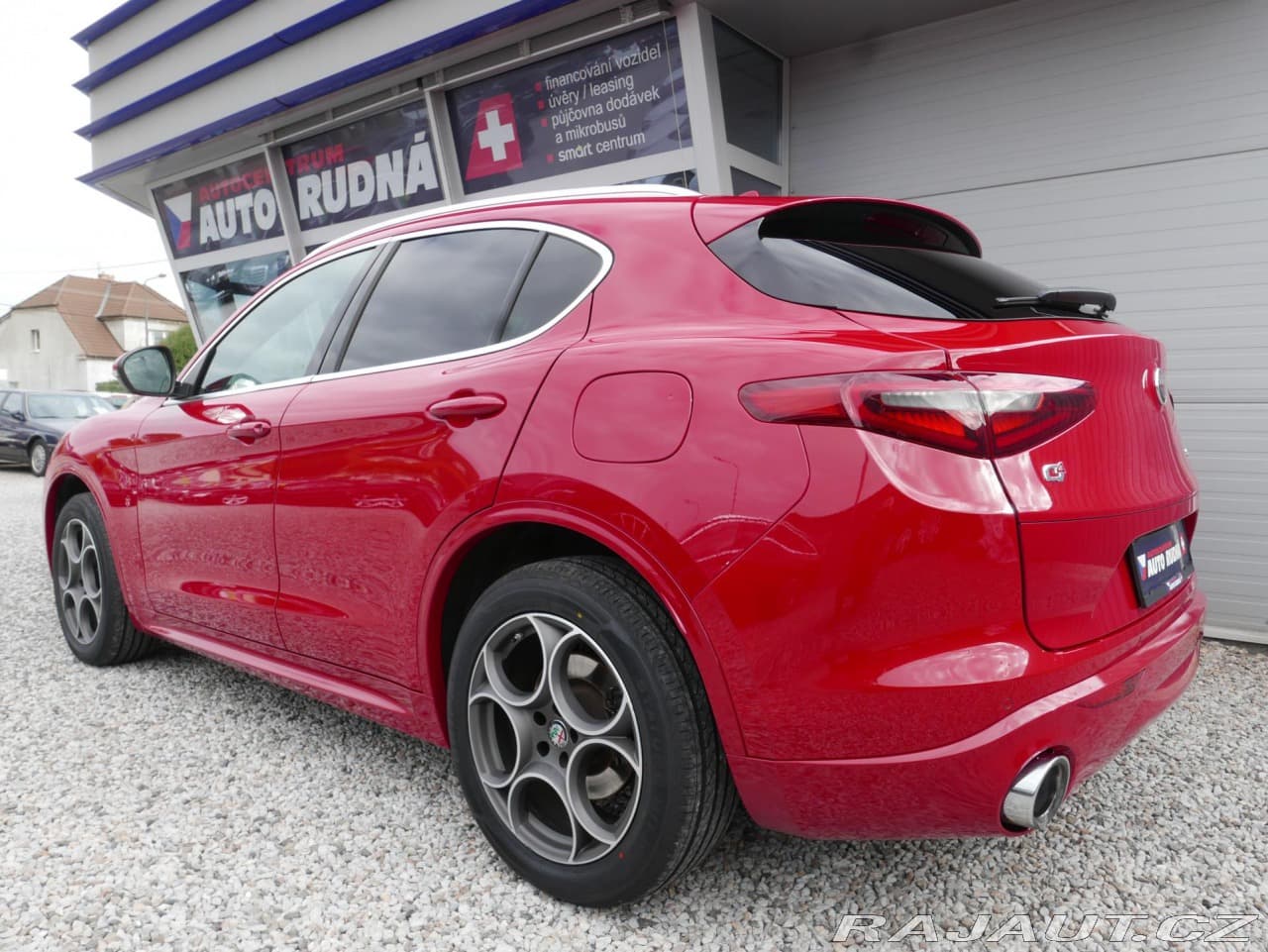 2017 Alfa Romeo Stelvio - 13
