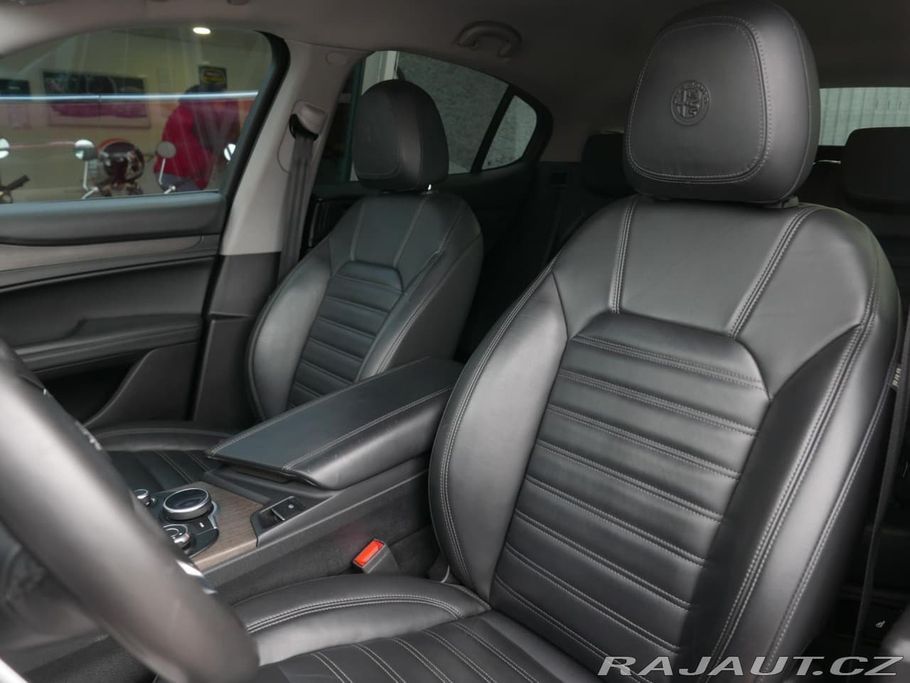 2017 Alfa Romeo Stelvio - 16