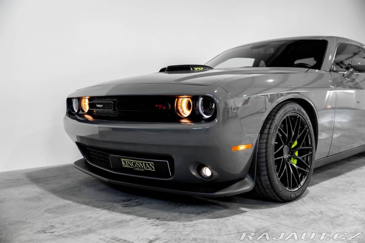 2018 Dodge Challenger - 9