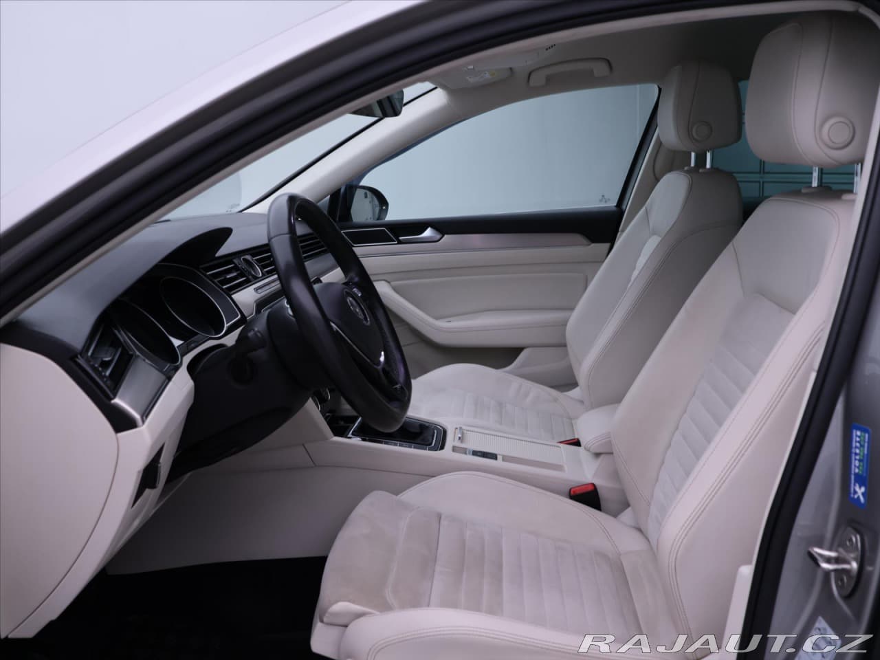 2017 Volkswagen Passat - 12