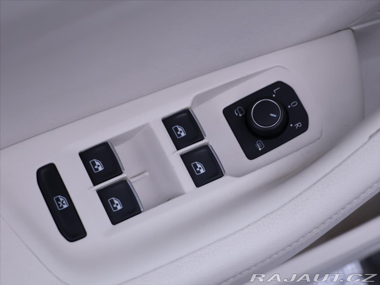 2017 Volkswagen Passat - 17