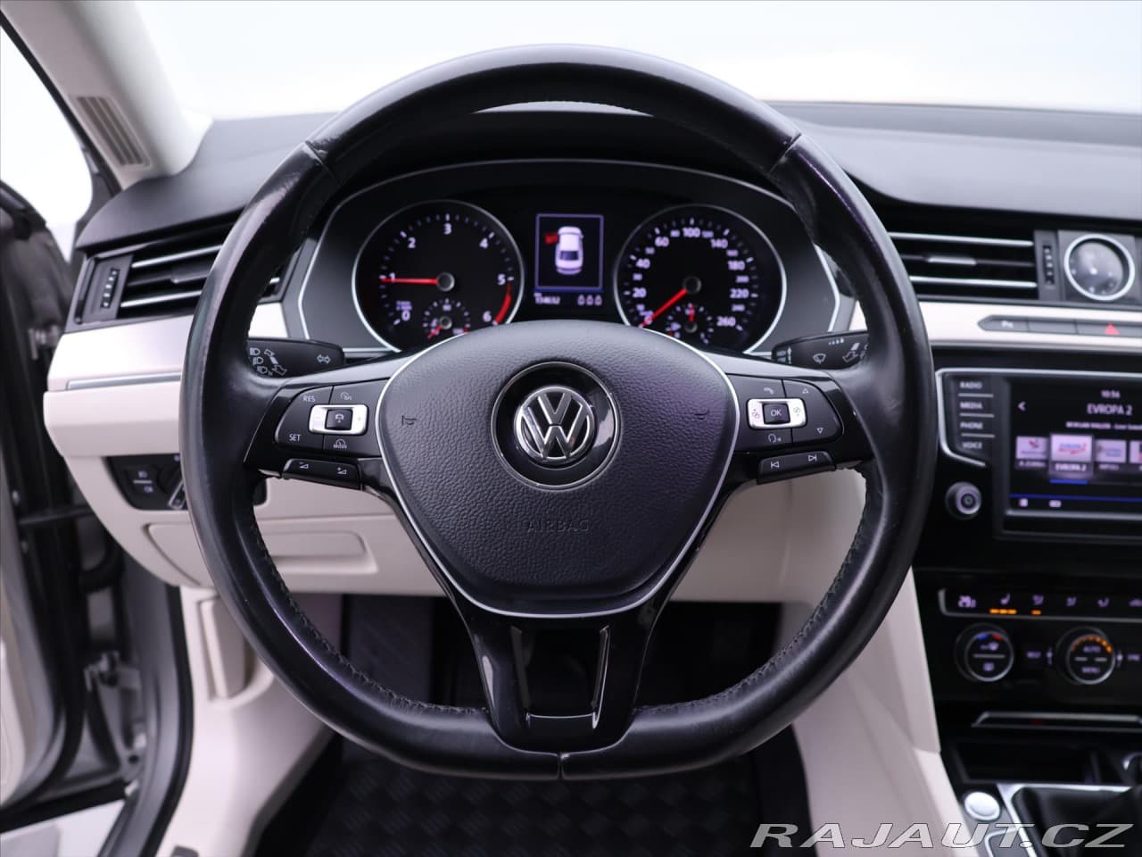 2017 Volkswagen Passat - 19