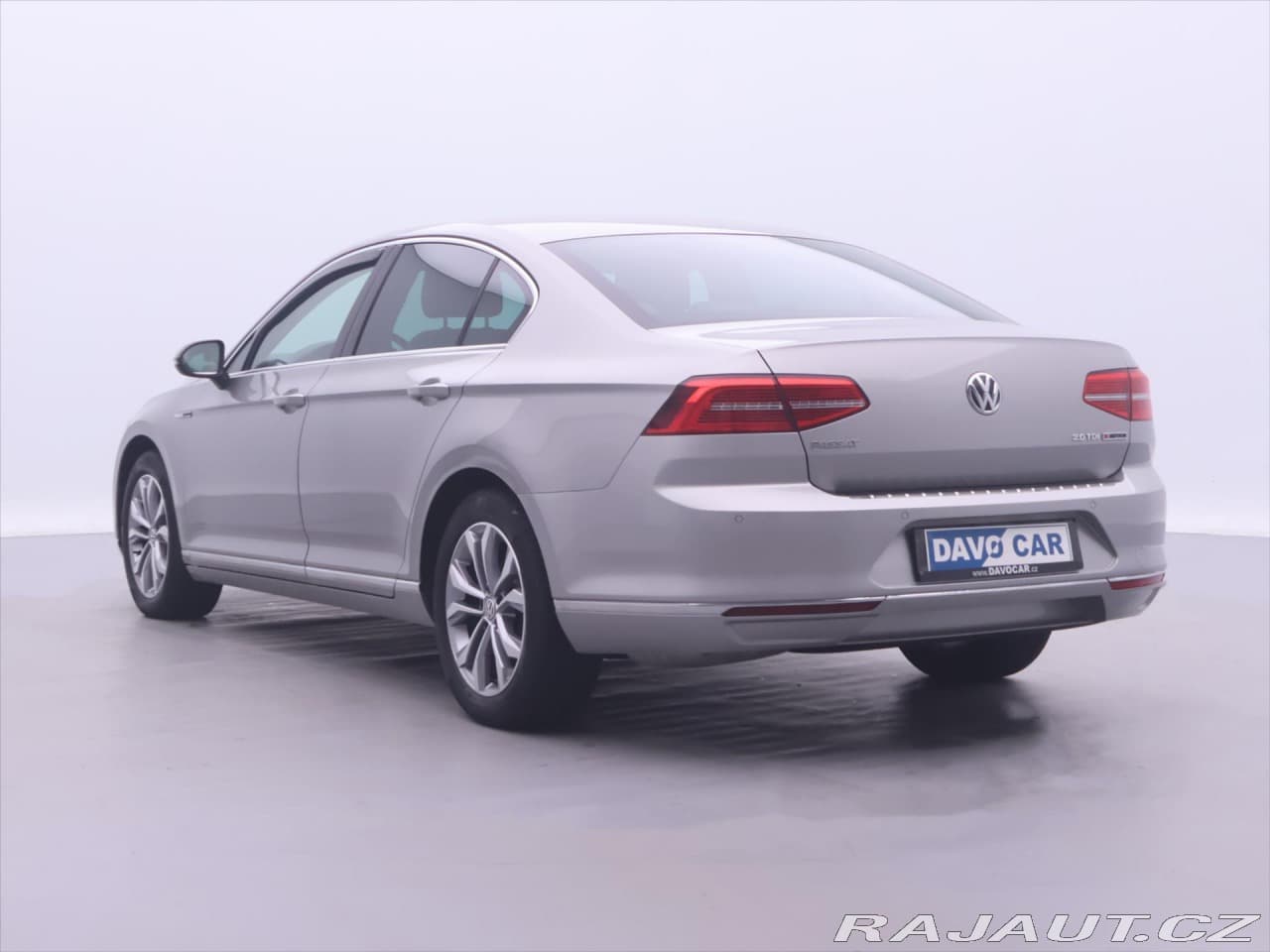 2017 Volkswagen Passat - 5