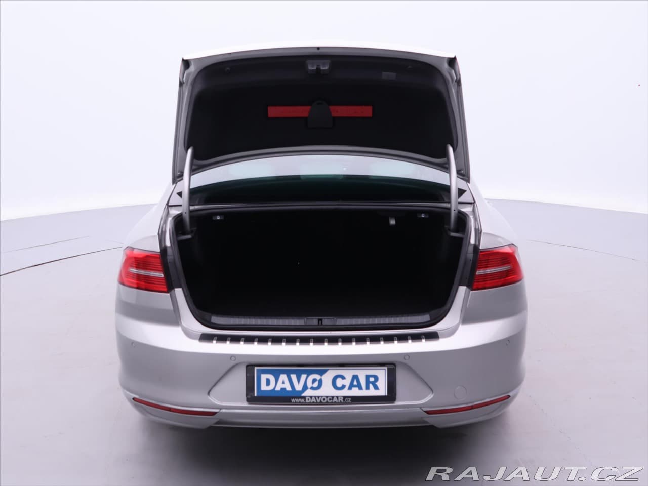 2017 Volkswagen Passat - 9