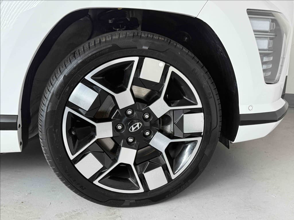 2023 Hyundai Kona - 19