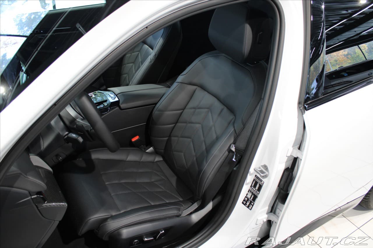 2025 BMW 5-Series - 11